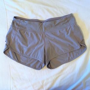 LULULEMON Speed Up Short 2.5” size 6